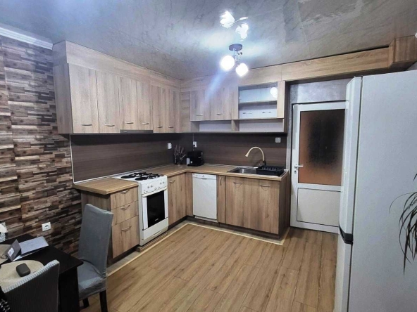 Тристаен апартамент в Варна, Чайка - 82 кв.м за 3232 €/кв.м - Снимка #1