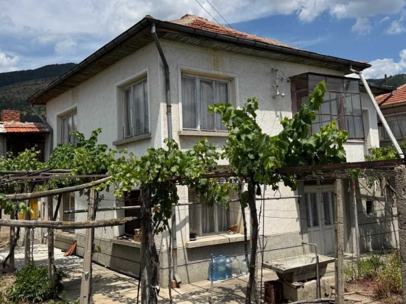 Къща в Твърдица - 156 кв.м за 417 €/кв.м - Снимка #1