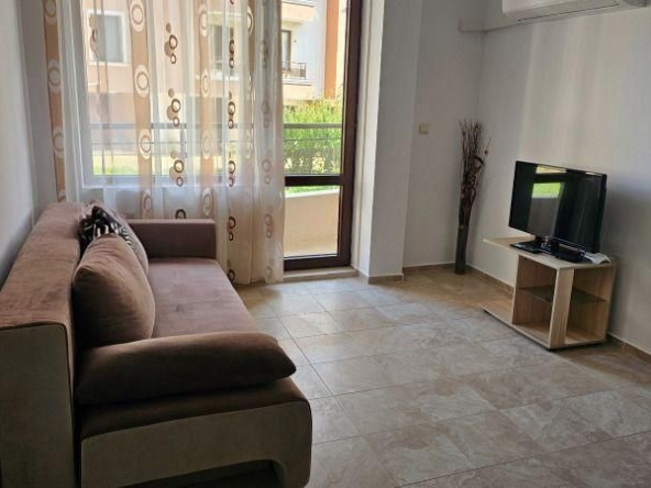 Дава се под наем Двустаен апартамент в Бургас, Сарафово - 50 кв.м за 331.5 € - Снимка #1