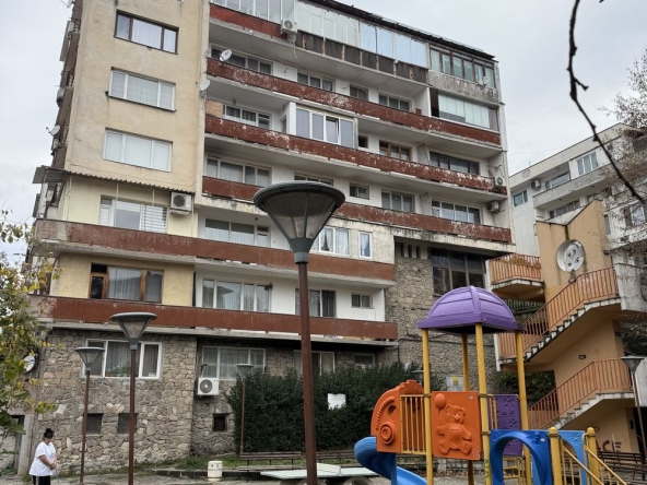 Тристаен апартамент в Смолян, Стар център - 85 кв.м за 989 €/кв.м - Снимка #1