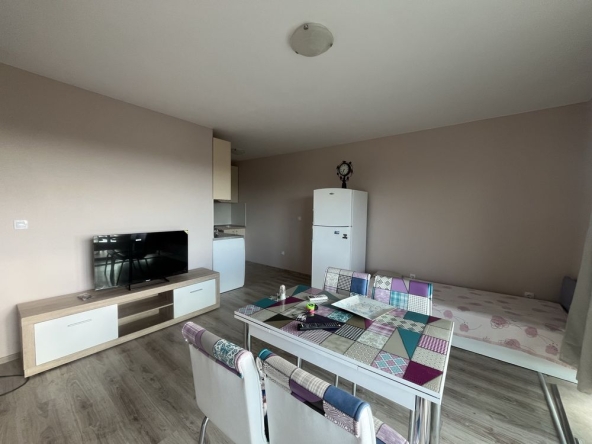 Дава се под наем Едностаен апартамент в к.к. Дюни - 45 кв.м за 229.5 € - Снимка #1