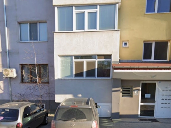 Тристаен апартамент в Симеоновград - 100 кв.м за 332 €/кв.м - Снимка #1