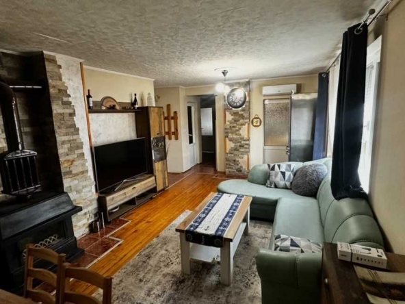 Тристаен апартамент в Пазарджик, Идеален център - 74 кв.м за 1690 €/кв.м - Снимка #1