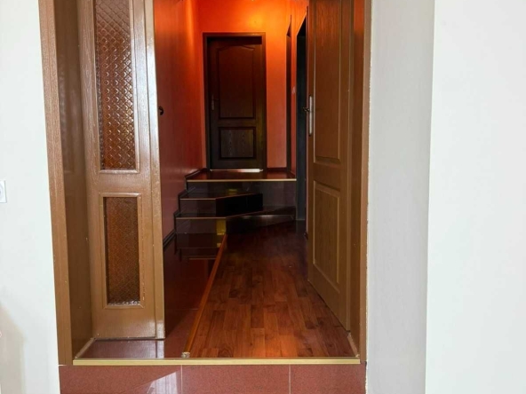 Къща в Добрич, ЖП Гара - 500 кв.м за 113333334 €/кв.м - Снимка #1