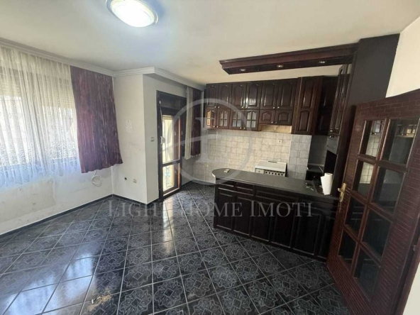 Тристаен апартамент в Пловдив, Мараша - 96 кв.м за 1875 €/кв.м - Снимка #1