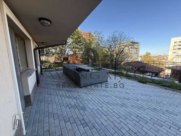 Двустаен апартамент в Пловдив, Център - 114 кв.м за 1211 €/кв.м - Снимка #1