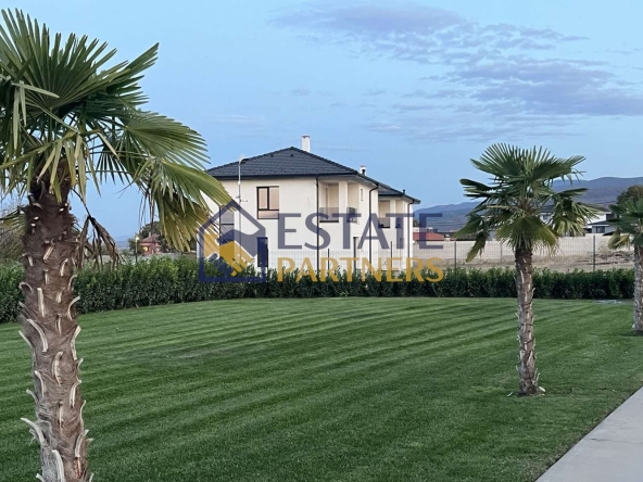 Къща в с. Брестник, Област Пловдив - 226 кв.м за 1394 €/кв.м - Снимка #1