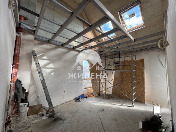 Тристаен апартамент в Варна, Операта - 88 кв.м за 2682 €/кв.м - Снимка #1