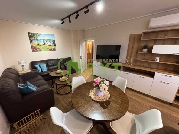 Дава се под наем Тристаен апартамент в София, Център - 80 кв.м за 800 € - Снимка #1