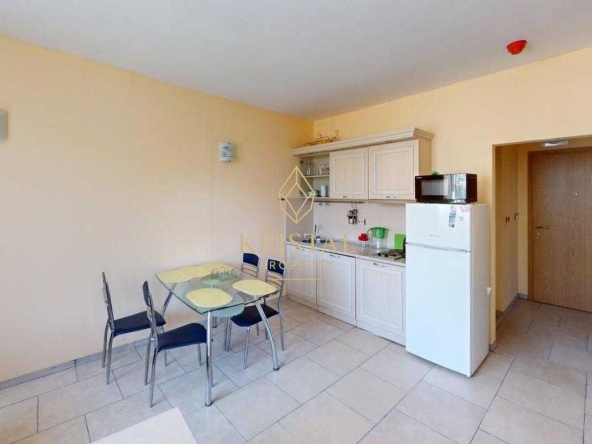 Двустаен апартамент в к.к. Слънчев бряг - 61 кв.м за 1181 €/кв.м - Снимка #1