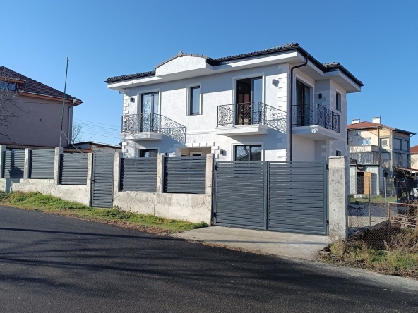 Къща в с. Маринка, Област Бургас - 164 кв.м за 1586 €/кв.м - Снимка #1