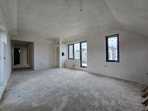 Тристаен апартамент в София, Левски - 155 кв.м за 1581 €/кв.м - Снимка #1