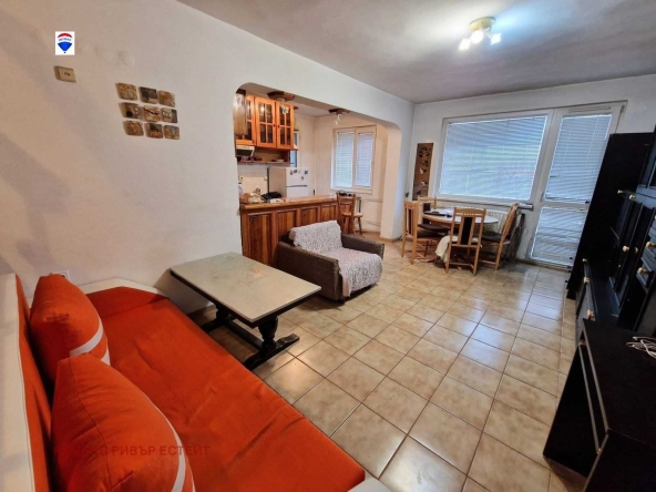 Тристаен апартамент в Русе, Ялта - 95 кв.м за 1515 €/кв.м - Снимка #1