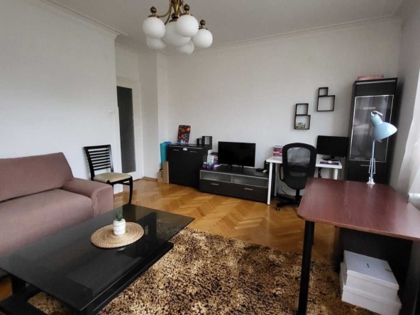 Дава се под наем Тристаен апартамент в София, Оборище - 85 кв.м за 797.64 € - Снимка #1