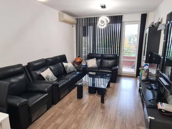 Двустаен апартамент в Бургас, Славейков - 73 кв.м за 1090 €/кв.м - Снимка #1