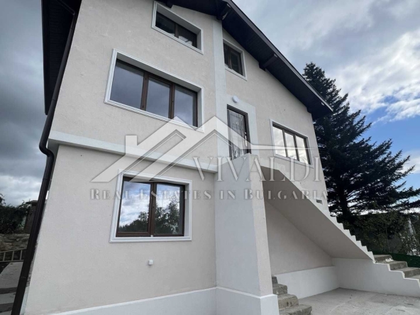 Къща в с. Осеново, Област Варна - 192 кв.м за 964 €/кв.м - Снимка #1