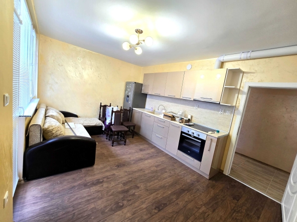 Дава се под наем Тристаен апартамент в Асеновград - 75 кв.м за 408 € - Снимка #1