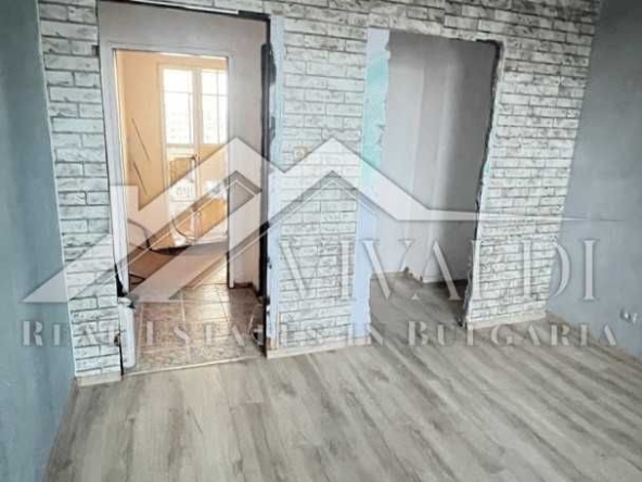 Тристаен апартамент в Варна, Левски - 63 кв.м за 2381 €/кв.м - Снимка #1