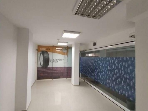 Дава се под наем Офис в Бургас, Център - 25 кв.м за 127.5 € - Снимка #1