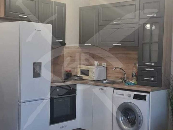 Дава се под наем Двустаен апартамент в Пловдив, Младежки Хълм - 100 кв.м за 500 € - Снимка #1