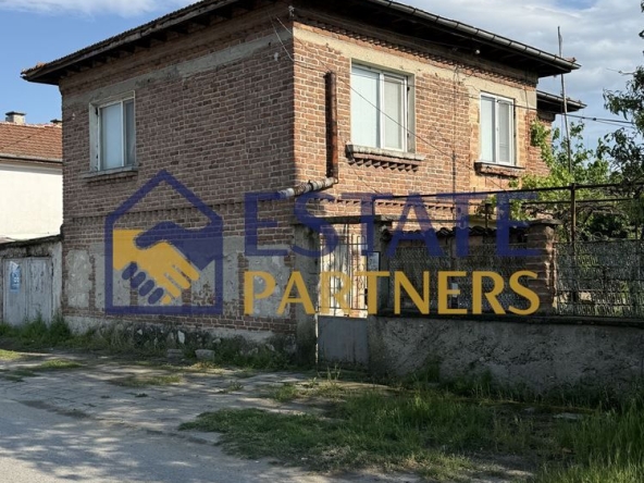 Къща в с. Радиново, Област Пловдив - 169 кв.м за 1000 €/кв.м - Снимка #1