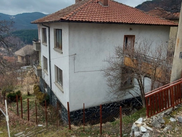 Етаж от къща в с. Давидково, Област Смолян - 80 кв.м за 364 €/кв.м - Снимка #1