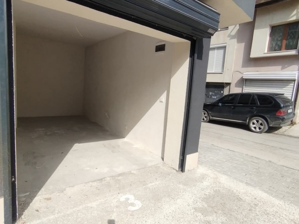 Дава се под наем Гараж / Паркомясто в Варна, Аспарухово - 17 кв.м за 139.23 € - Снимка #1