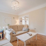 Дава се под наем Двустаен апартамент в Пловдив, Център - 80 кв.м за 448.8 € - Снимка #1