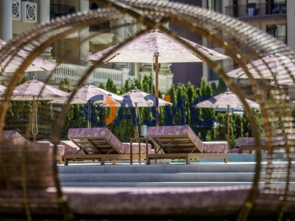 Тристаен апартамент в к.к. Слънчев бряг - 97 кв.м за 2089 €/кв.м - Снимка #1