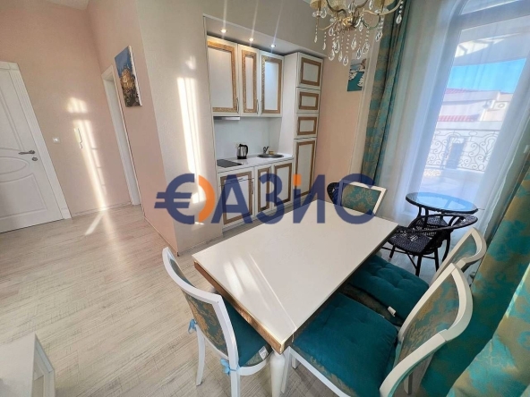 Двустаен апартамент в к.к. Слънчев бряг - 107 кв.м за 763 €/кв.м - Снимка #1