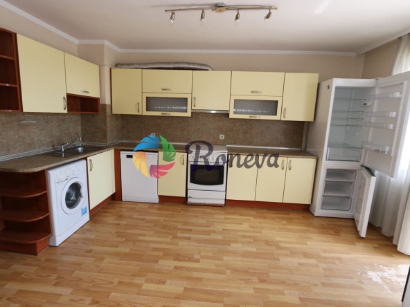 Дава се под наем Мезонет в Варна, Център - 220 кв.м за 1196.97 € - Снимка #1