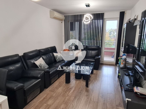 Двустаен апартамент в Бургас, Славейков - 73 кв.м за 1090 €/кв.м - Снимка #1