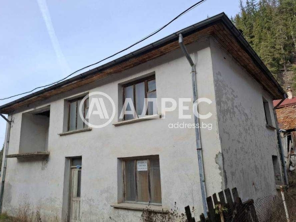 Къща в с. Стойките, Област Смолян - 182 кв.м за 180 €/кв.м - Снимка #1