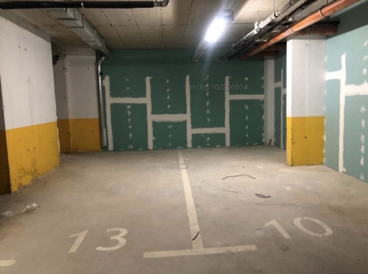 Дава се под наем Гараж / Паркомясто в Пловдив, Гагарин - 17 кв.м за 76.5 € - Снимка #1