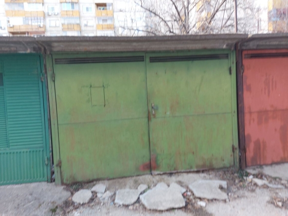 Дава се под наем Гараж / Паркомясто в Ловеч, в.з. Бабаковец - 553 кв.м за 40.8 € - Снимка #1