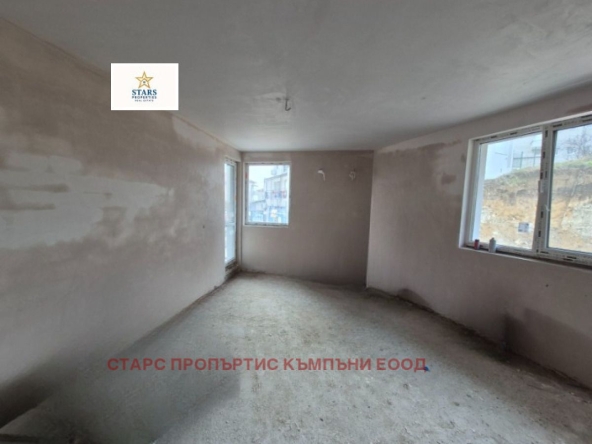 Тристаен апартамент в Варна, Виница - 103 кв.м за 663 €/кв.м - Снимка #1