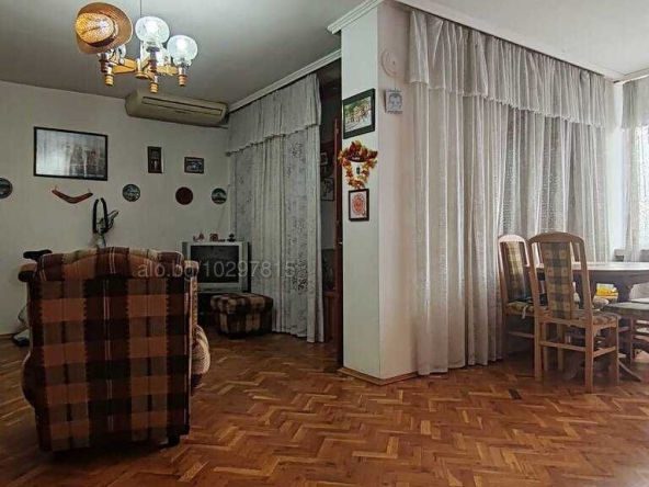 Тристаен апартамент в Пловдив, Център - 97 кв.м за 941 €/кв.м - Снимка #1