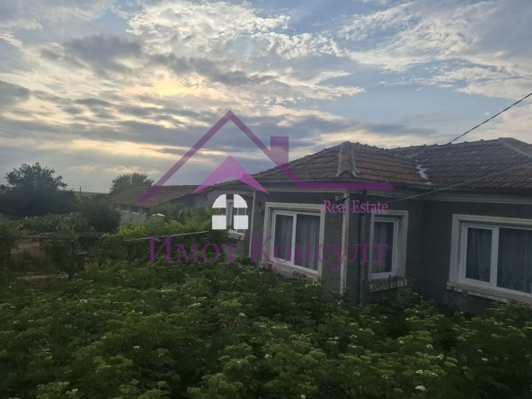 Къща в с. Стожер, Област Добрич - 240 кв.м за 138 €/кв.м - Снимка #1