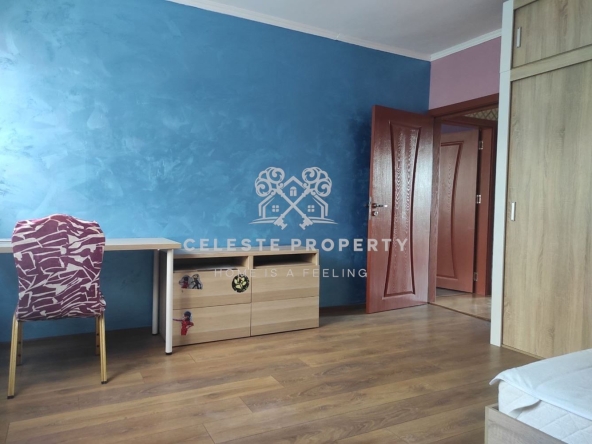 Дава се под наем Тристаен апартамент в София, Център - 104 кв.м за 747.66 € - Снимка #1