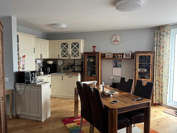 Тристаен апартамент в Бяла - 97 кв.м за 676 €/кв.м - Снимка #1