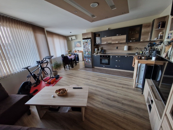 Двустаен апартамент в Велико Търново, Стара част - 77 кв.м за 928 €/кв.м - Снимка #1