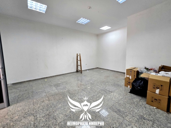 Дава се под наем Магазин в Пловдив, Индустриална зона - Север - 100 кв.м за 664.02 € - Снимка #1