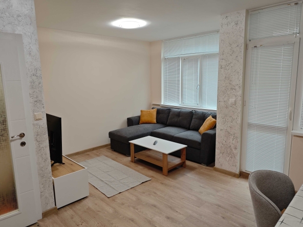 Дава се под наем Двустаен апартамент в Пловдив, Въстанически - 70 кв.м за 558.45 € - Снимка #1