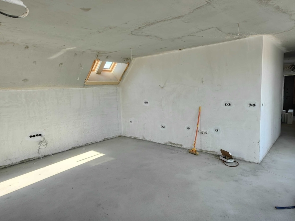 Тристаен апартамент в Стара Загора, Казански - изток - 165 кв.м за 556 €/кв.м - Снимка #1