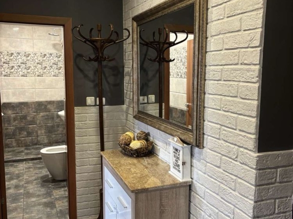 Дава се под наем Тристаен апартамент в Пловдив, Каменица 1 - 70 кв.м за 458.49 € - Снимка #1