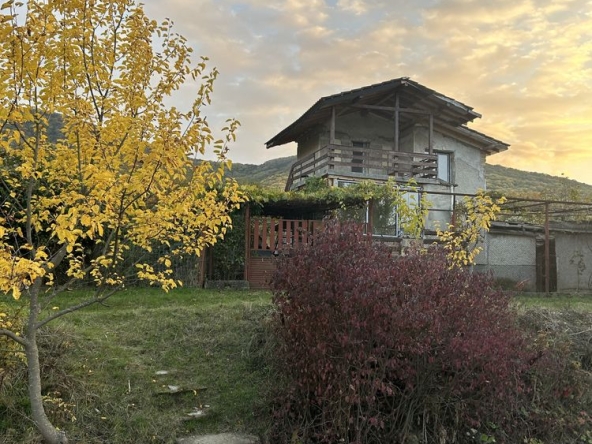 Къща в Търговище, Вилна зона - 36 кв.м за 1134 €/кв.м - Снимка #1