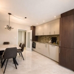 Дава се под наем Тристаен апартамент в Пловдив, Център - 120 кв.м за 712.98 € - Снимка #1