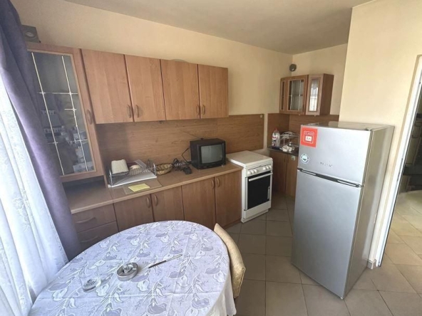 Дава се под наем Тристаен апартамент в Варна, Левски - 105 кв.м за 407.49 € - Снимка #1