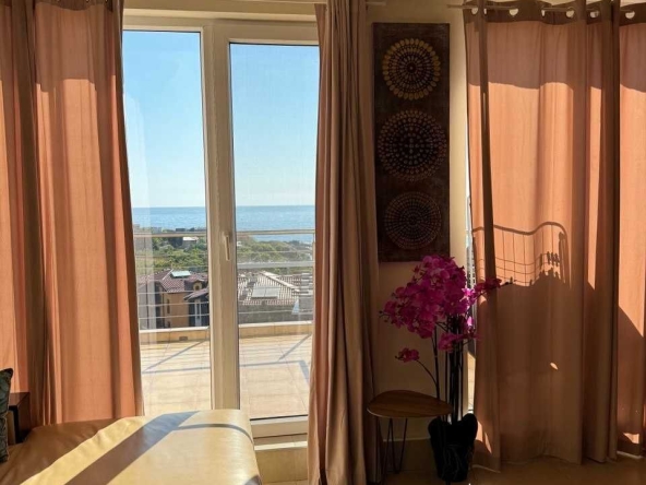 Дава се под наем Двустаен апартамент в Созопол - 64 кв.м за 398.82 € - Снимка #1