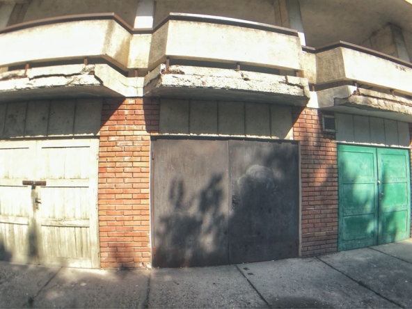 Дава се под наем Гараж / Паркомясто в Плевен, 9-ти квартал - 21 кв.м за 49.47 € - Снимка #1